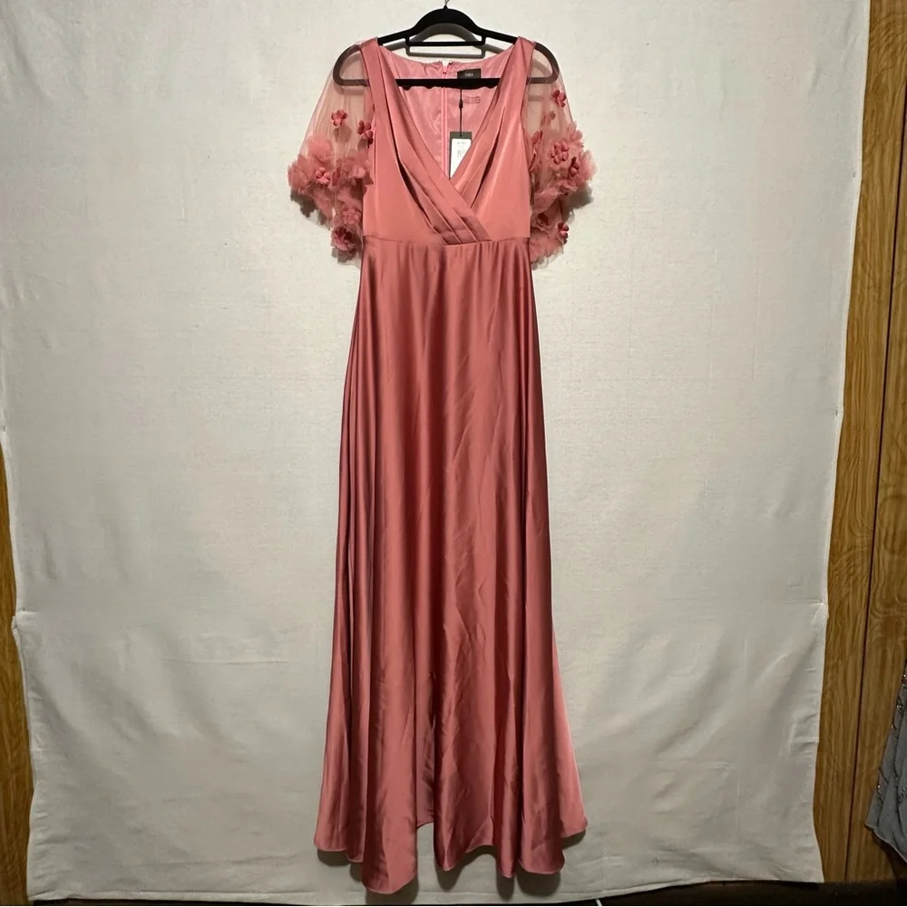 NWT Theia Illusion Cape Sleeve Gown - size 4 - Picture 1 of 6